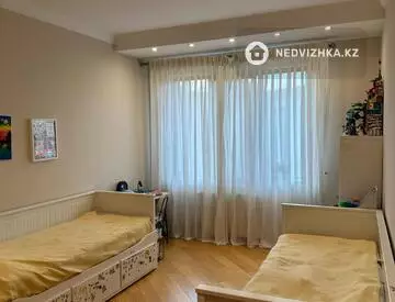 3-комнатная квартира, этаж 3 из 9, 124 м²