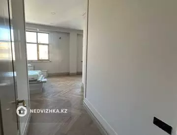 6-комнатная квартира, этаж 5 из 7, 307 м²