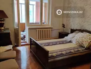 3-комнатная квартира, этаж 3 из 5, 65 м²