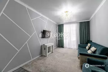 3-комнатная квартира, этаж 1 из 10, 82 м²