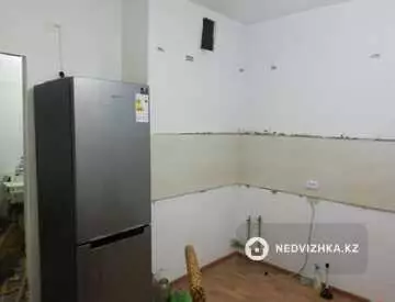 4-комнатная квартира, этаж 3 из 19, 129 м²