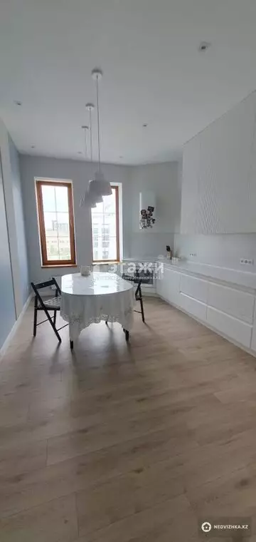 2-комнатная квартира, этаж 4 из 8, 92 м²