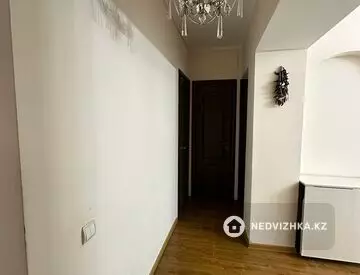 4-комнатная квартира, этаж 3 из 5, 82 м²