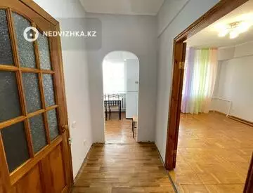 1-комнатная квартира, этаж 3 из 3, 35 м²