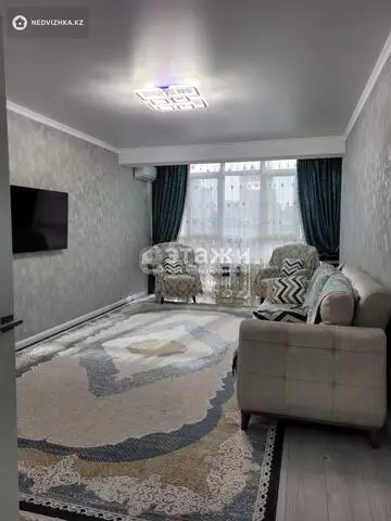 3-комнатная квартира, этаж 4 из 10, 100 м²