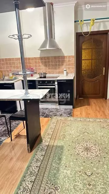 2-комнатная квартира, этаж 2 из 10, 63 м²