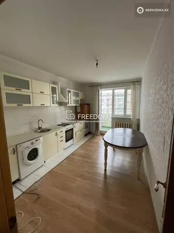 1-комнатная квартира, этаж 10 из 12, 51 м²