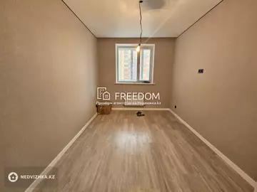 1-комнатная квартира, этаж 5 из 10, 38 м²