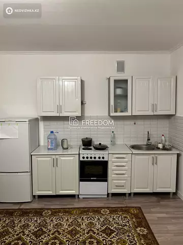 1-комнатная квартира, этаж 3 из 7, 37 м²