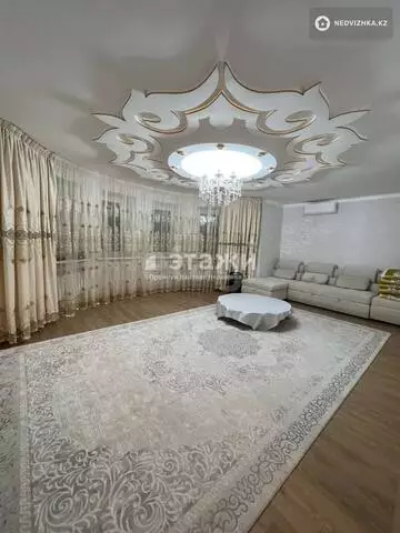 4-комнатная квартира, этаж 9 из 9, 114 м²
