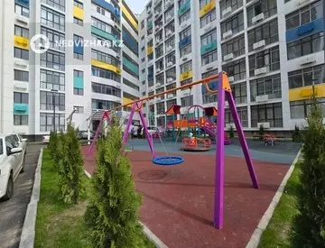 1-комнатная квартира, этаж 3 из 9, 38 м²
