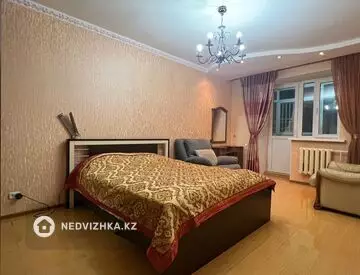 4-комнатная квартира, этаж 7 из 12, 136 м²