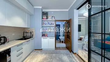 3-комнатная квартира, этаж 4 из 12, 81 м²