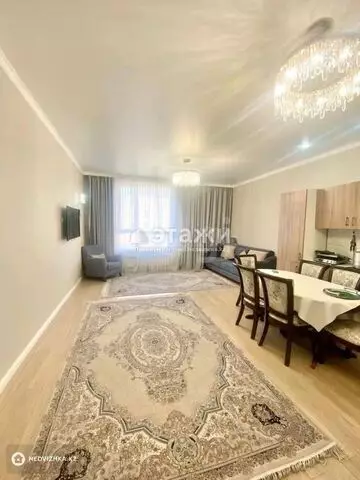 3-комнатная квартира, этаж 7 из 10, 81 м²