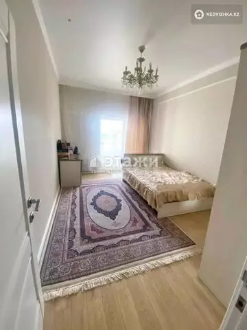 3-комнатная квартира, этаж 7 из 10, 81 м²