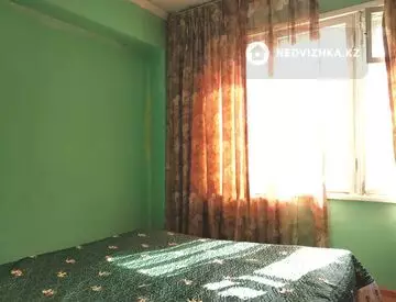 4-комнатная квартира, этаж 3 из 5, 60 м²