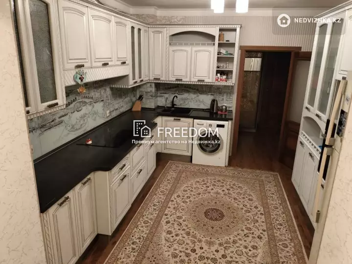 90.6 м², 3-комнатная квартира, этаж 2 из 9, 91 м², изображение - 1