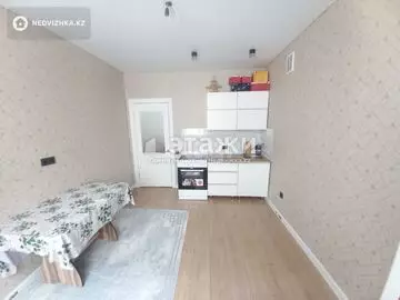 1-комнатная квартира, этаж 4 из 9, 38 м²