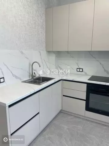 1-комнатная квартира, этаж 8 из 9, 42 м²