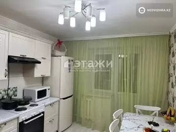 3-комнатная квартира, этаж 8 из 10, 80 м²