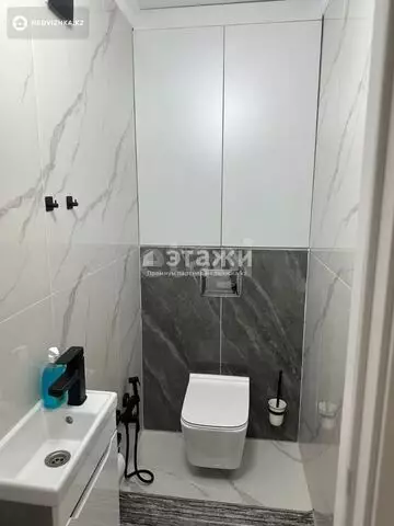 3-комнатная квартира, этаж 8 из 10, 80 м²