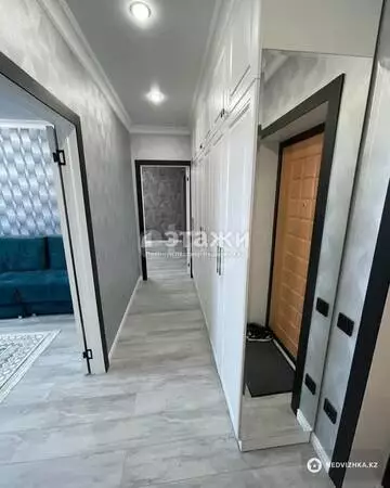 2-комнатная квартира, этаж 8 из 8, 56 м²