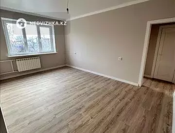 4-комнатная квартира, этаж 4 из 5, 83 м²