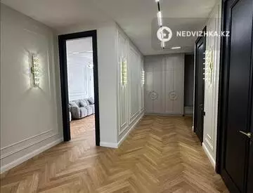 3-комнатная квартира, этаж 7 из 14, 122 м²