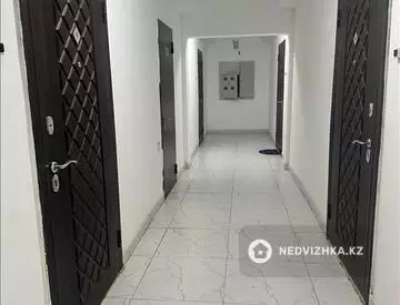 1-комнатная квартира, этаж 4 из 9, 42 м²