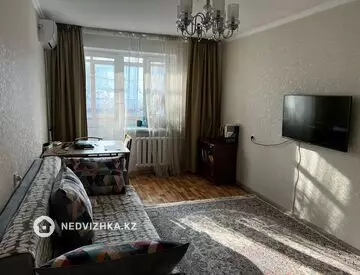 2-комнатная квартира, этаж 3 из 4, 42 м²