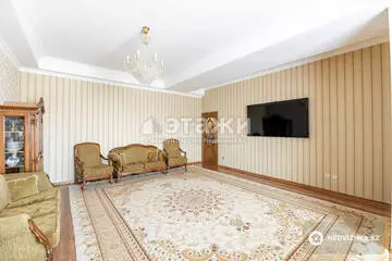 3-комнатная квартира, этаж 3 из 8, 152 м²