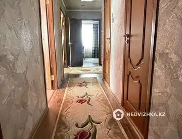 4-комнатная квартира, этаж 9 из 10, 72 м²