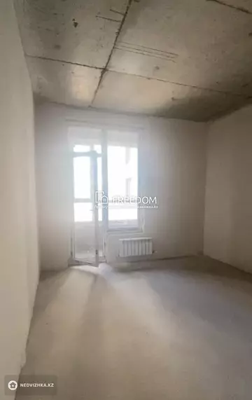 3-комнатная квартира, этаж 7 из 22, 90 м²