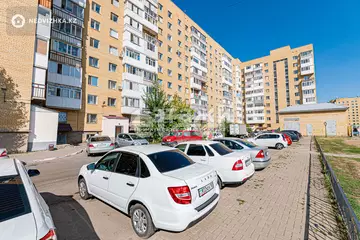 3-комнатная квартира, этаж 4 из 10, 80 м²
