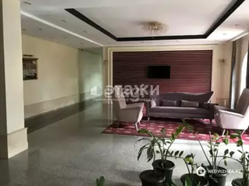4-комнатная квартира, этаж 2 из 6, 221 м²