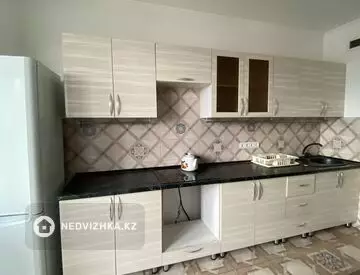 1-комнатная квартира, этаж 11 из 13, 42 м²