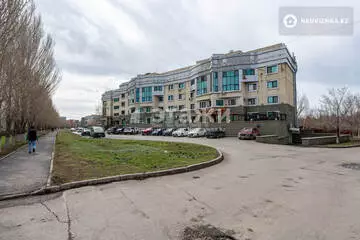 76.2 м², 3-комнатная квартира, этаж 2 из 8, 76 м², изображение - 33