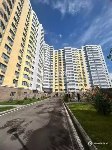 2-комнатная квартира, этаж 13 из 17, 80 м²