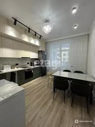 4-комнатная квартира, этаж 2 из 17, 127 м²