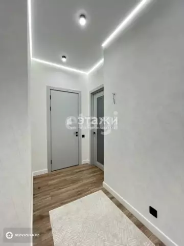 4-комнатная квартира, этаж 2 из 17, 127 м²