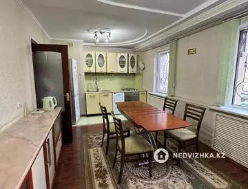 3-комнатная квартира, этаж 2 из 12, 93 м²