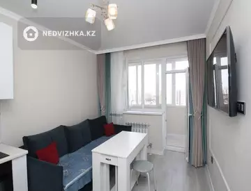 2-комнатная квартира, этаж 8 из 9, 37 м²