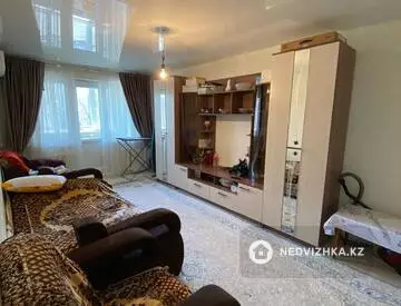 2-комнатная квартира, этаж 3 из 5, 44 м²