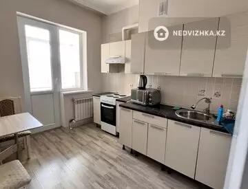 1-комнатная квартира, этаж 12 из 12, 40 м²