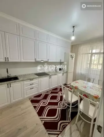 3-комнатная квартира, этаж 1 из 10, 83 м²