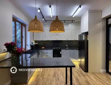 6-комнатный дом, 320 м²