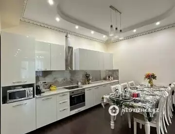 3-комнатная квартира, этаж 2 из 11, 125 м²