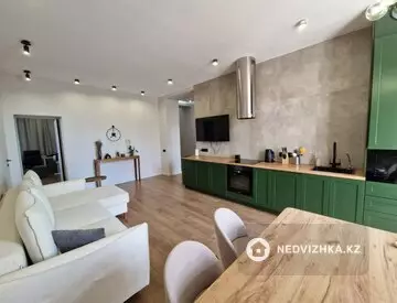 4-комнатная квартира, этаж 7 из 10, 115 м²