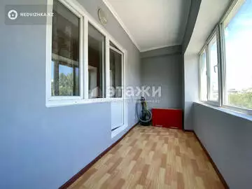 2-комнатная квартира, этаж 4 из 5, 65 м²