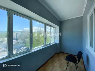 2-комнатная квартира, этаж 4 из 5, 65 м²